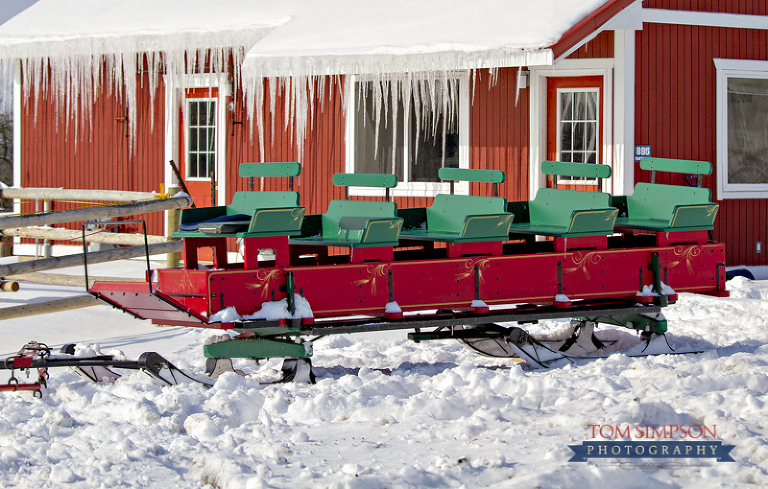 red sleigh for eight in old nauvoo photo by tom simpson photography