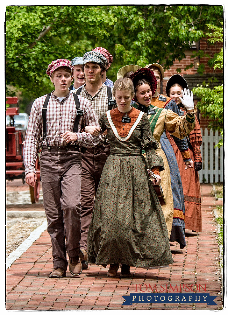 young performing missionaries photos by nauvoo photographer tom simpson