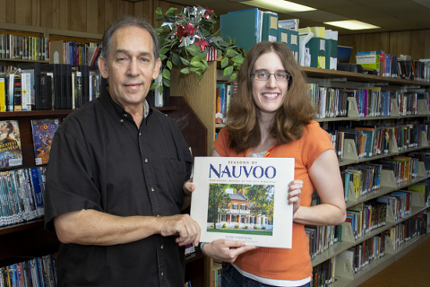 tom simpson donates book to nauvoo public library